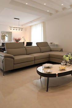 Progetto privato di un divano in tela grigia reclinabile acquistato dal cliente